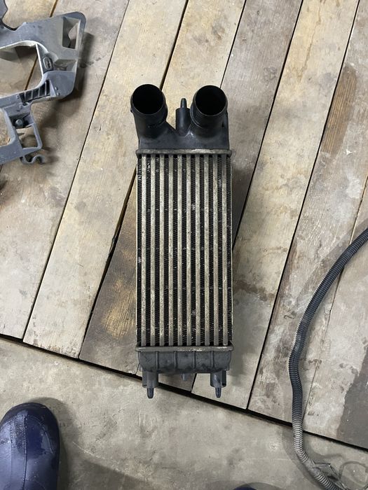 Пежо 508 2013рік  1,6 дизель , інтеркулєр  вітряк радіатора інтеркулєр