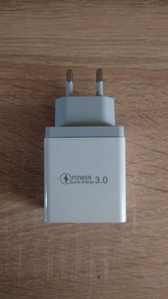 Універсальний зарядний пристрій Новий на 4 USB виходи (Адаптер ЮСБ)