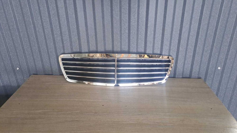 Решітка на C-Class W203