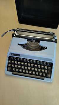 Stara maszyna do pisania w oryginalnej walizce