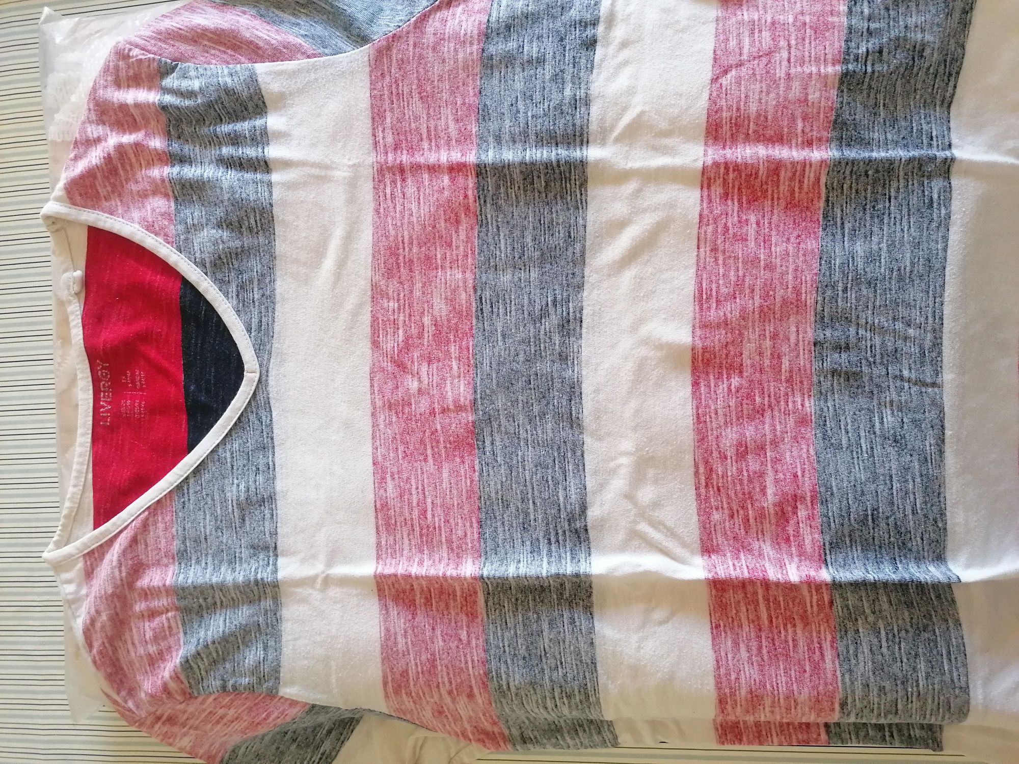 T-shirts em bico tam. M