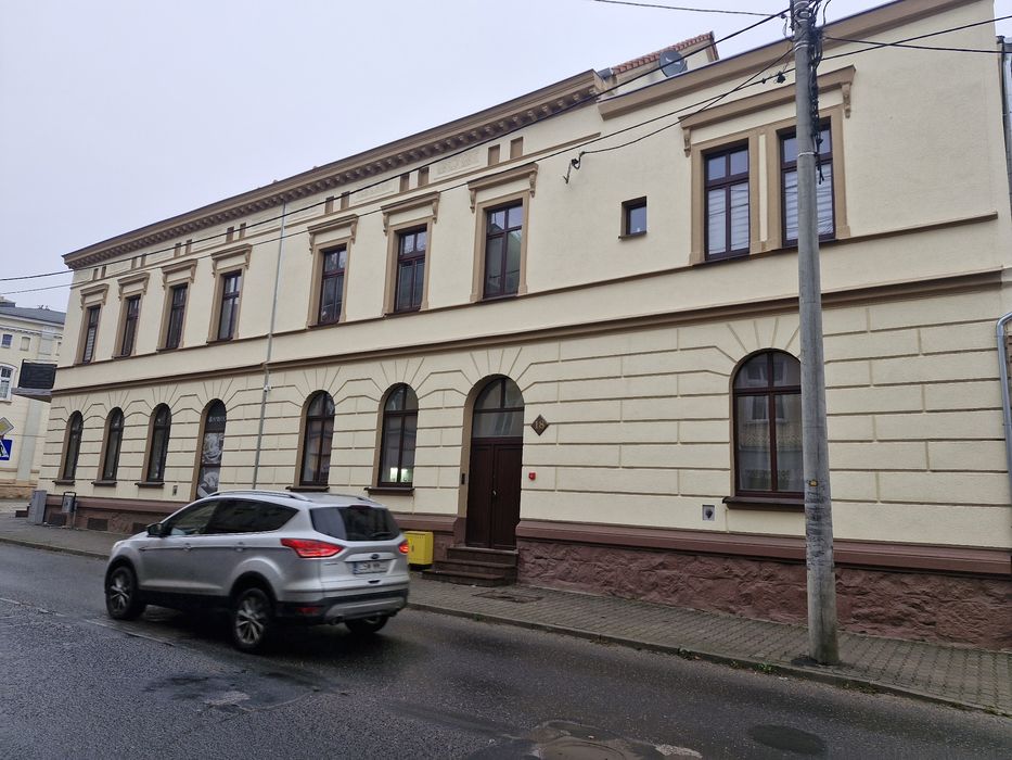 Wynajmę mieszkanie 3 pokoje + kuchnia 1400 zł