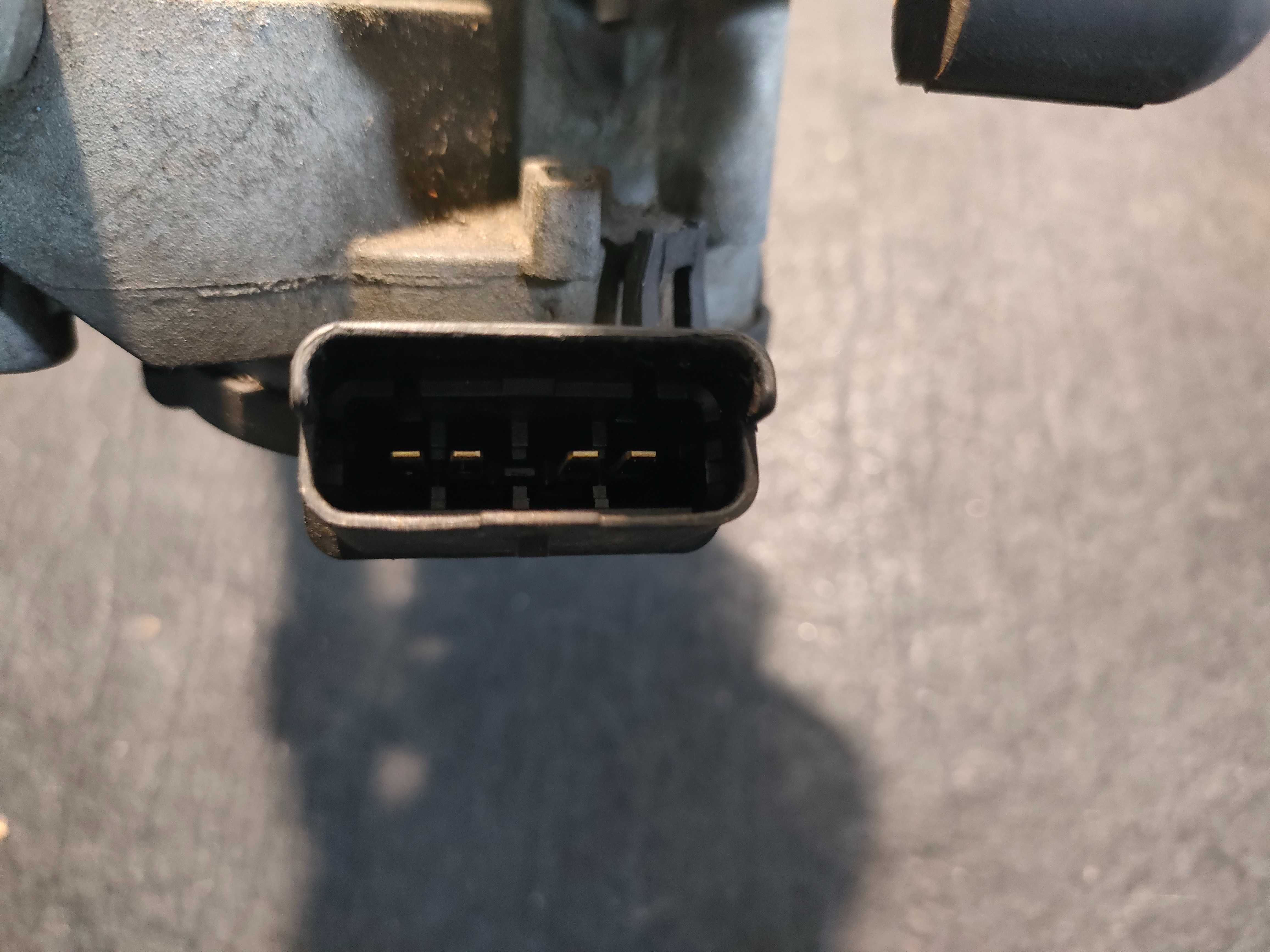 Clio III mechanizm wycieraczki przód