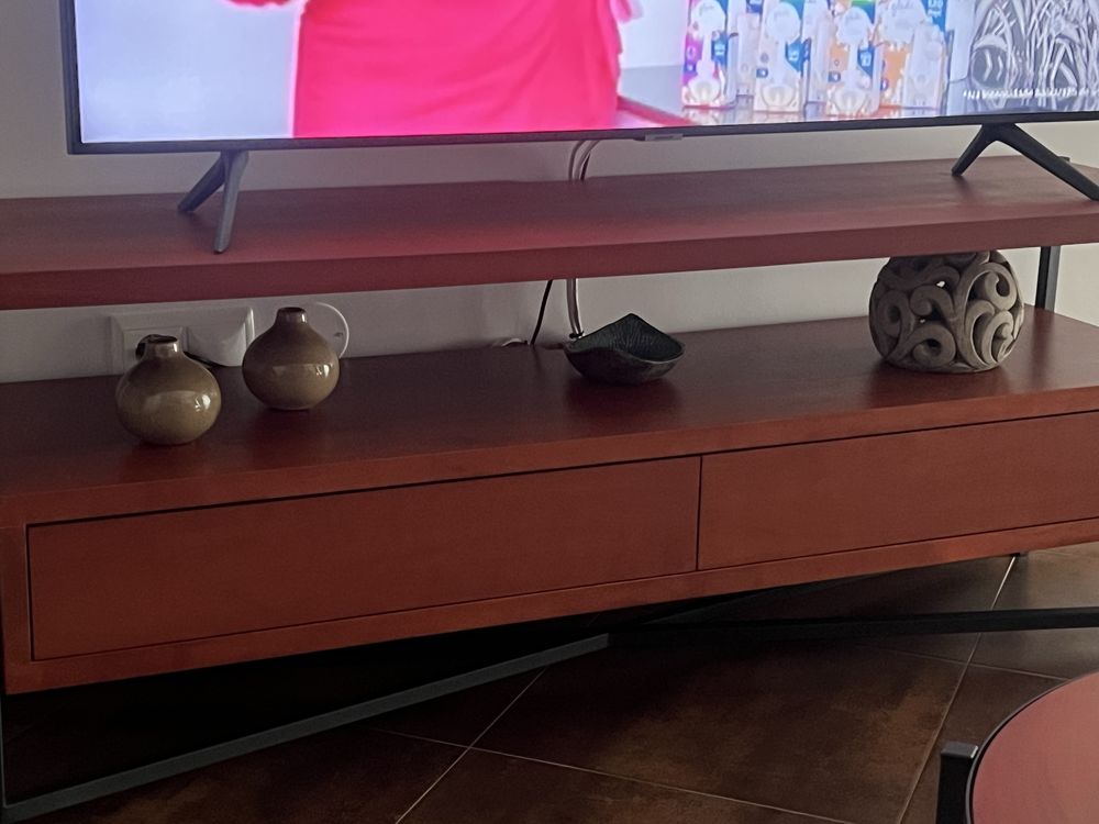 Movel cetejeira castanho TV