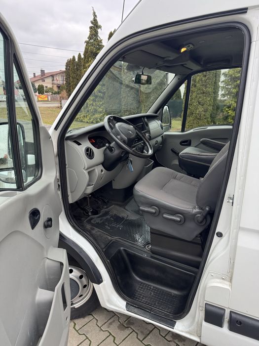 Renault Master Brygadówka 5 osób 2.5 120km 2008r Hak