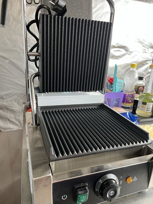 Продам гриль прижимний Hurakan