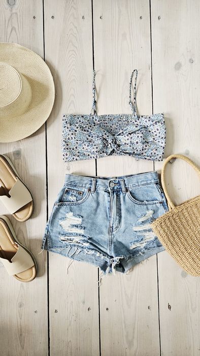 Crop top letni Zara XS 34 36 S kwiaty bluzka na ramiączkach stanik