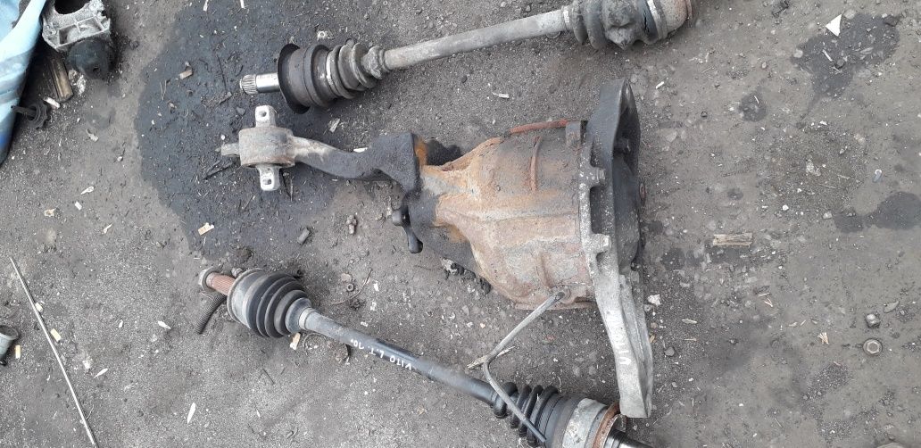 Tylny most z półosiami Mercedes Vito