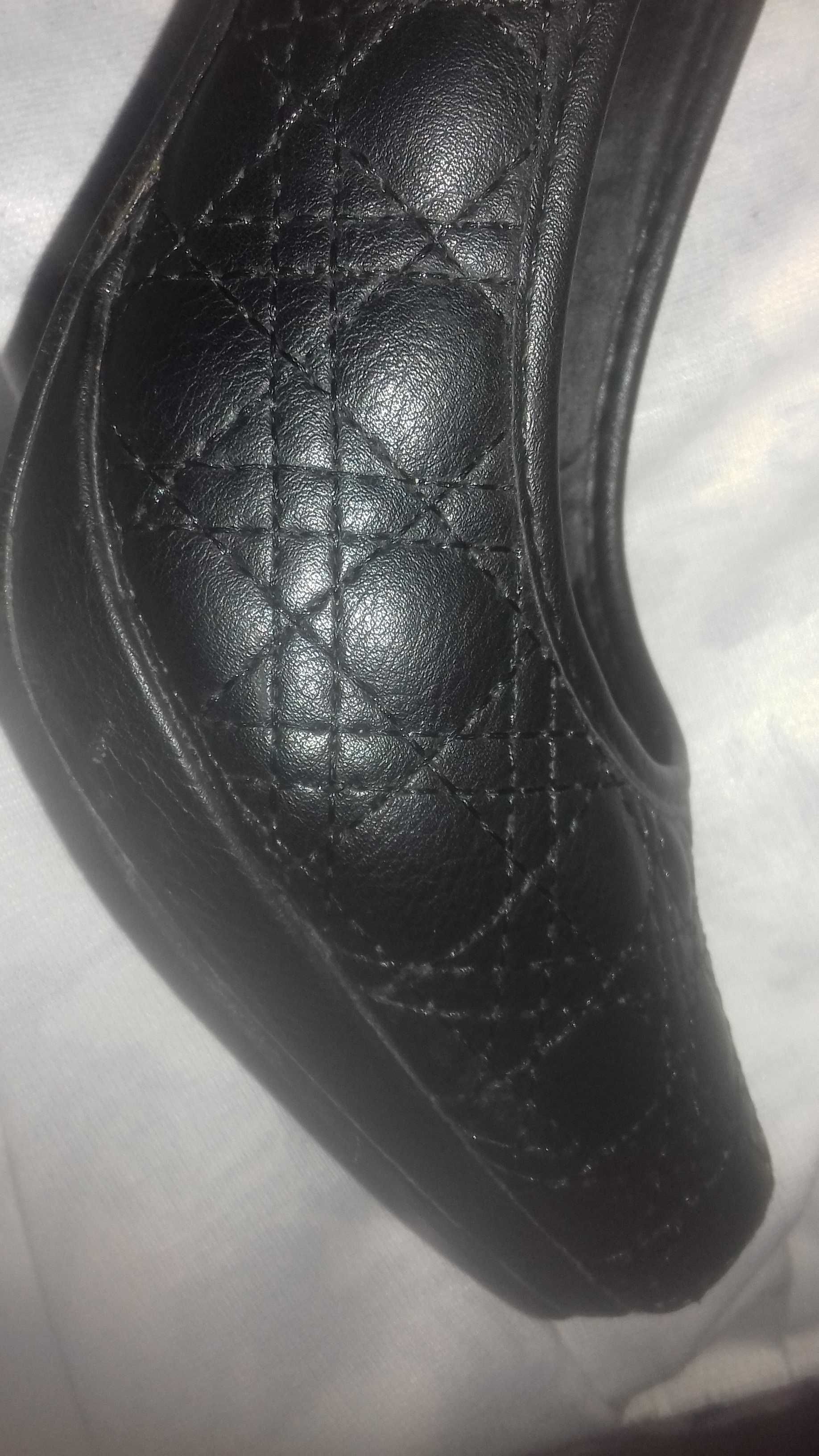 Damskie buty na obcasie słupku