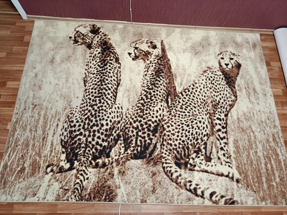 Продам килим в ідеальному стані