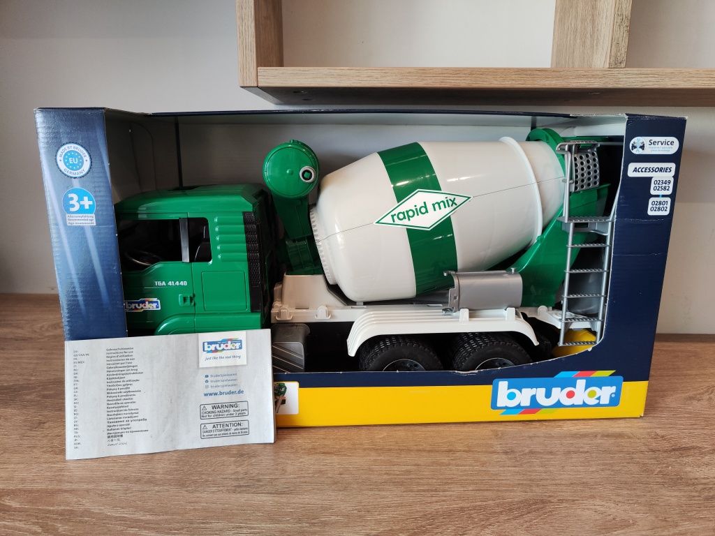 Модель іграшка Bruder Бетонозмішувач MAN TGA 1:16