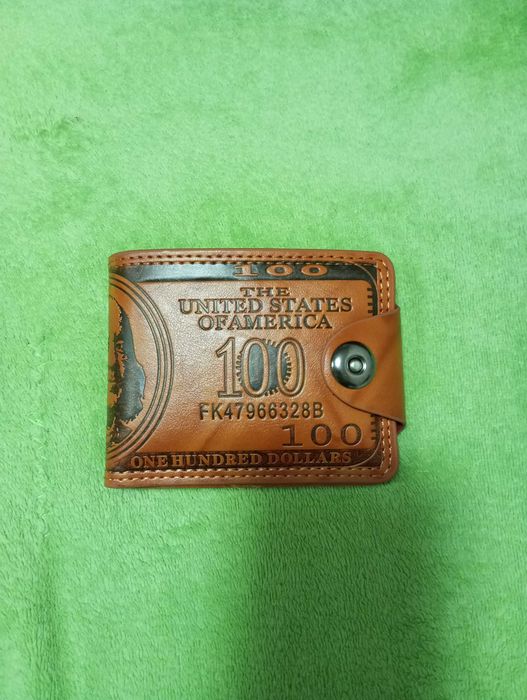 Гаманець шкіряний з зображенням 100 доларів