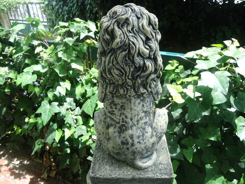 Leão com Escudo - decoração em pedra