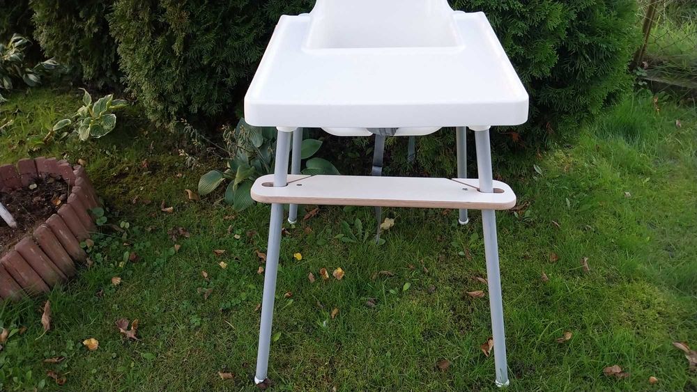 Fotelik do karmienia IKEA z regulowanym podnóżkiem