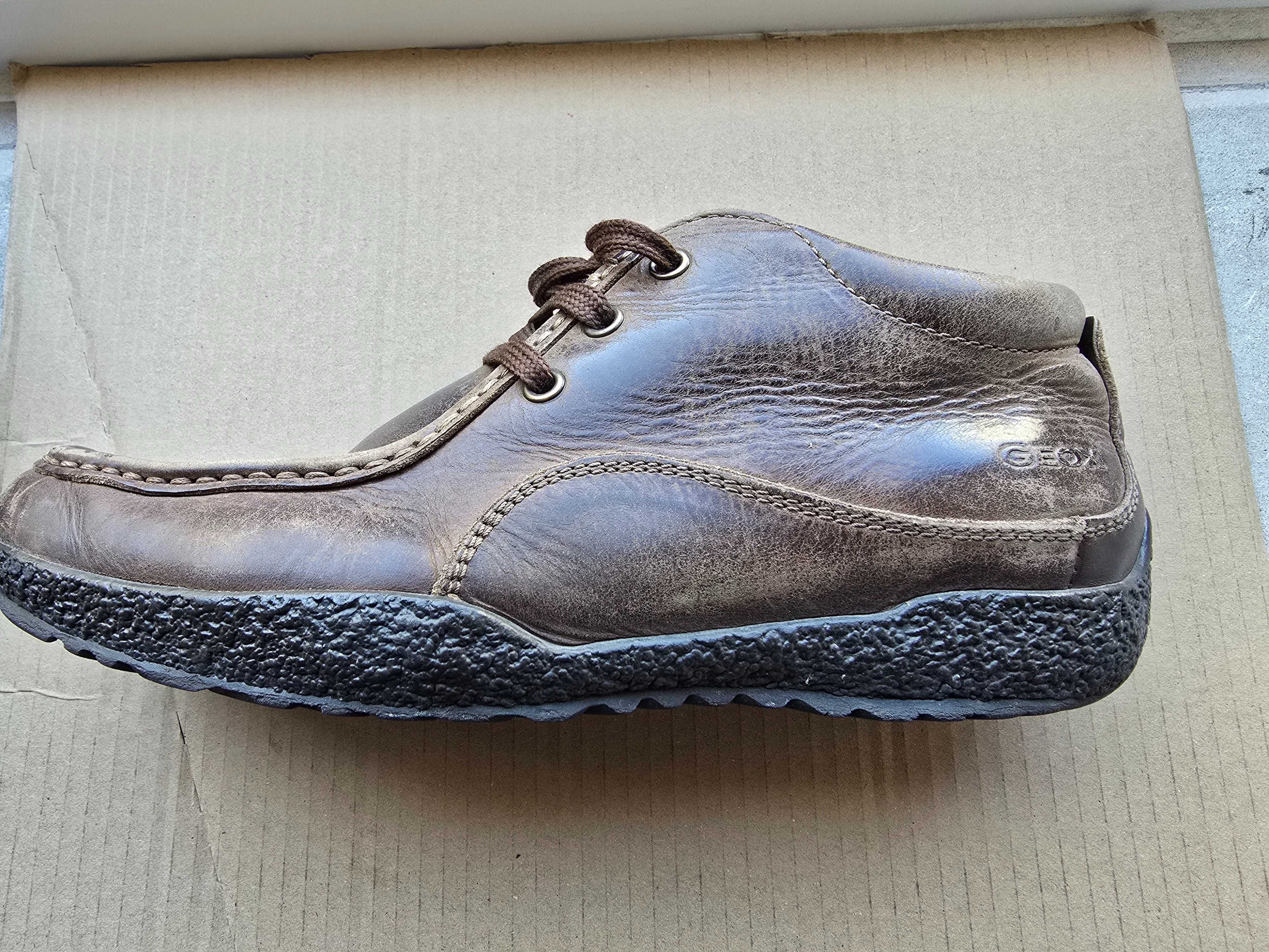 Vendo botins Geox nº41, cor castanha, em bom estado