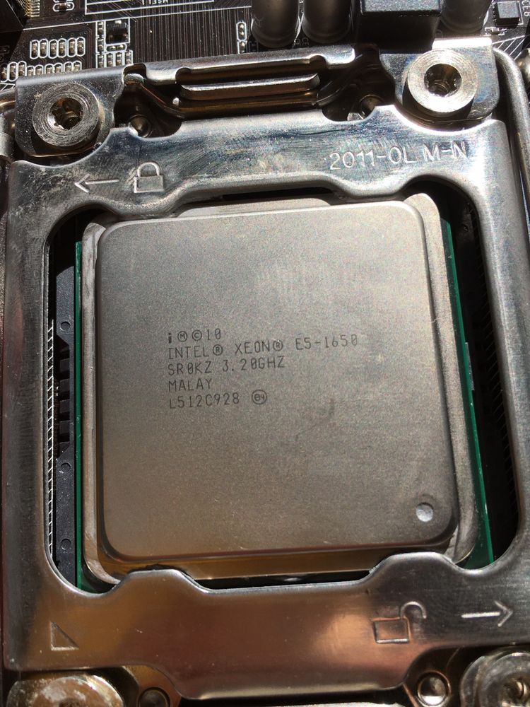 Комплект Intel Xeon 1650 3.8 ГГц,6 ядер, оперативка Samsung 16гб