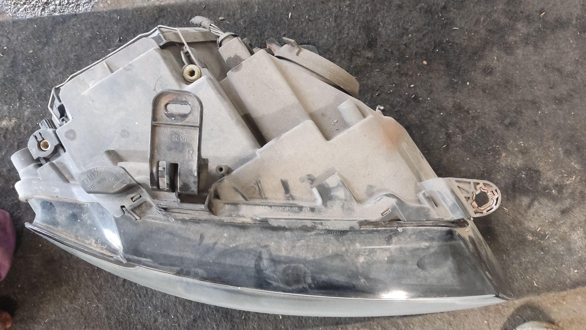 Lampa przód przednia prawa audi A5 8t Xenon