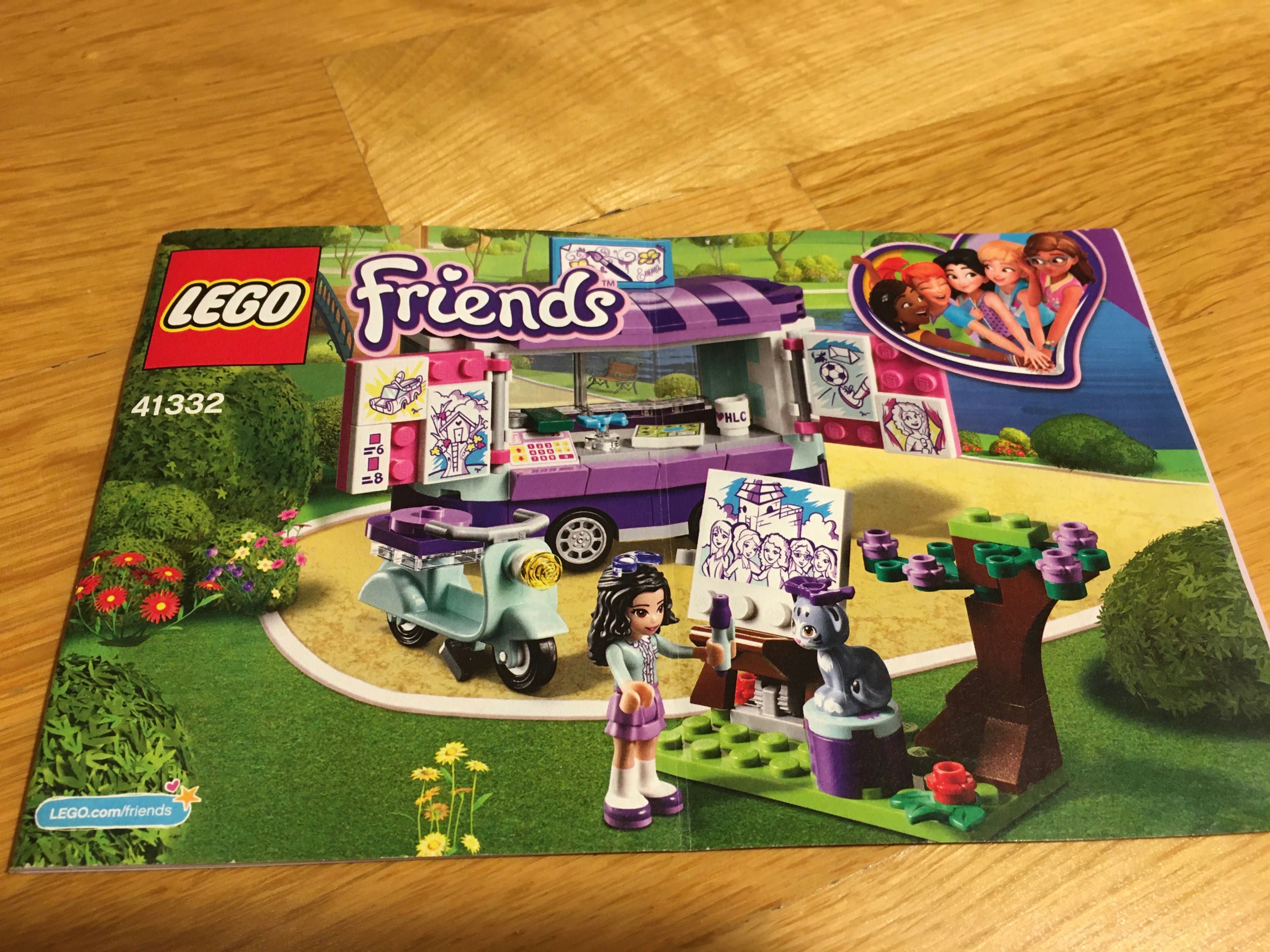 Lego Friends 41332 Stoisko z rysunkami Emmy