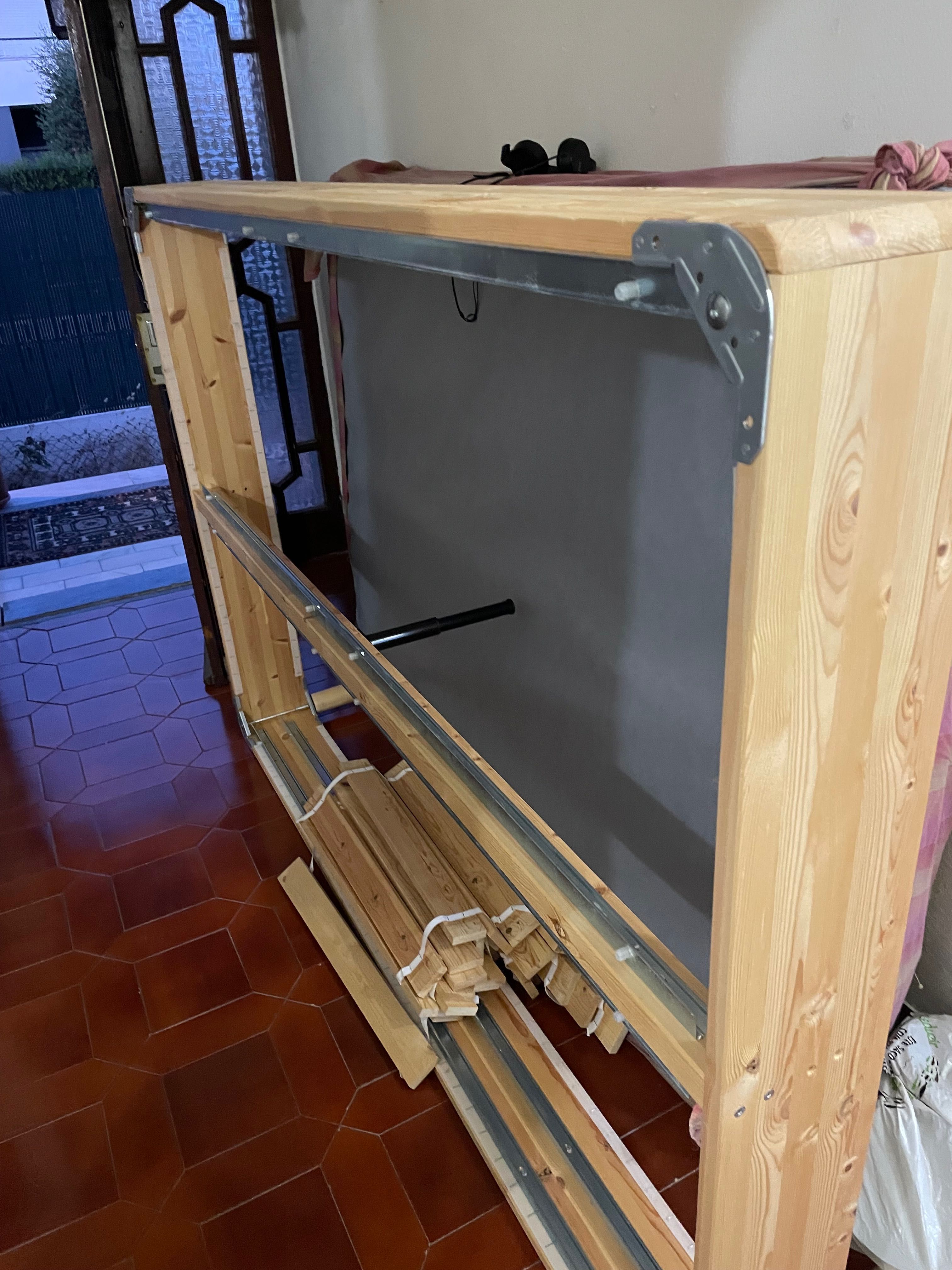 Estrutura de cama e colchão