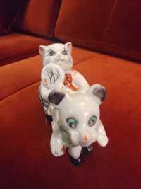 Figurka porcelnowa z kotkiem