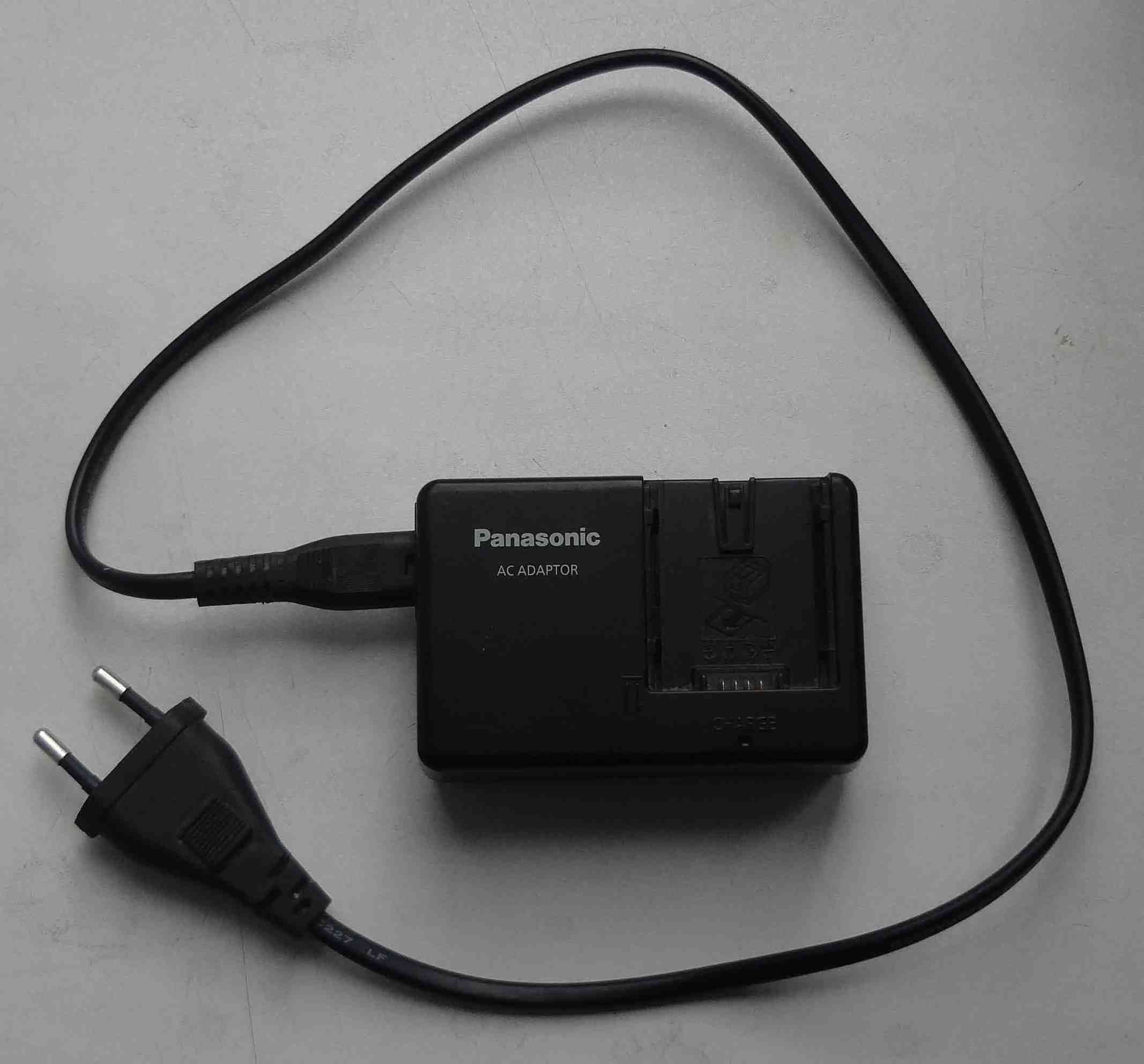 Блок питания для зарядки аккумуляторов Panasonic 9.3V-1.2A 8.4V-0.65A
