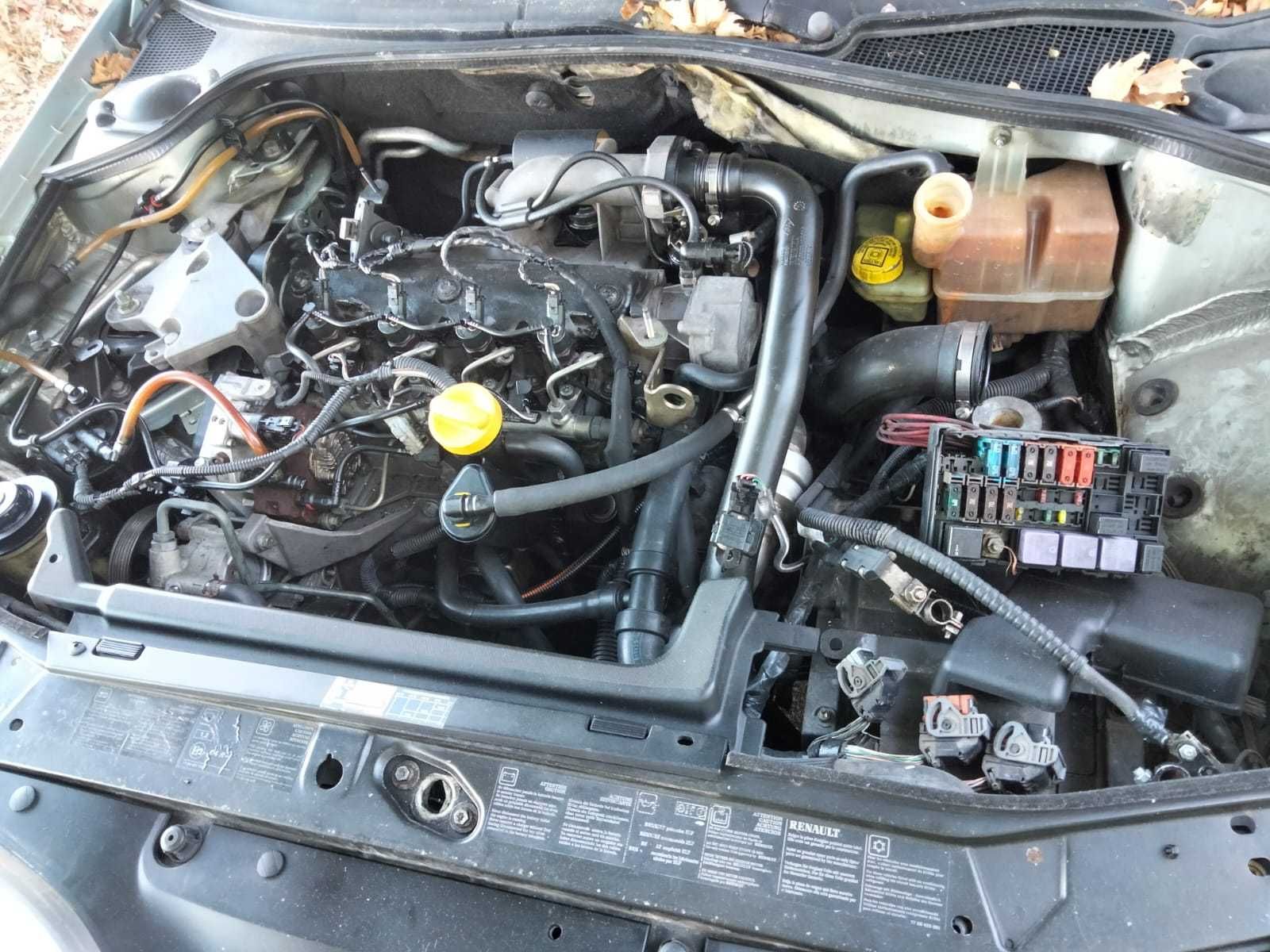 Renault laguna avariado