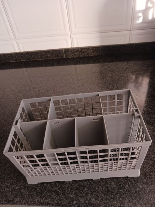 Cesto de talheres/Novo