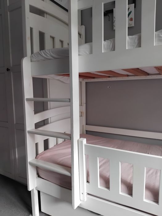 Sprzedam łóżko piętrowe