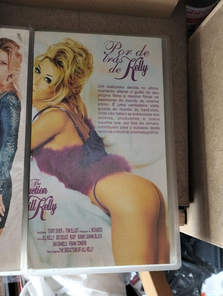 13 filmes eróticos em formato VHS
