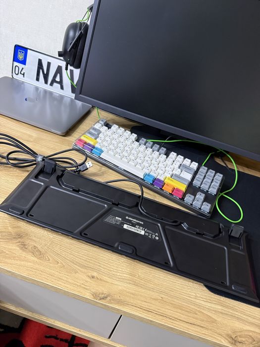Продам топову клавіатуру steelseries APEX 5
