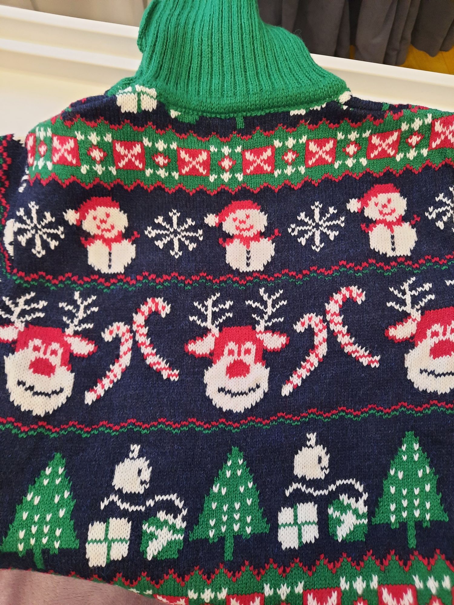 Дитячий новорічний светр