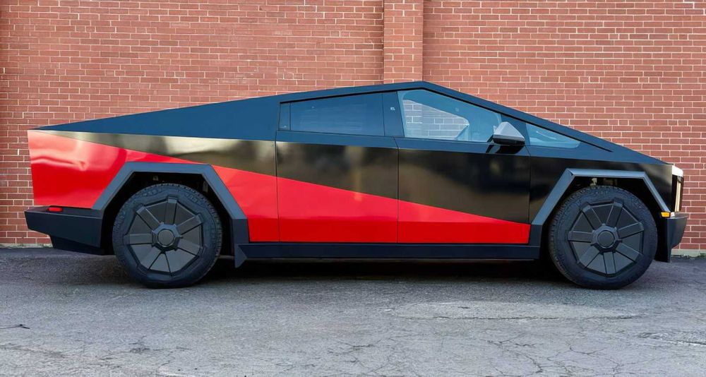 Tesla Cybertruck      2024