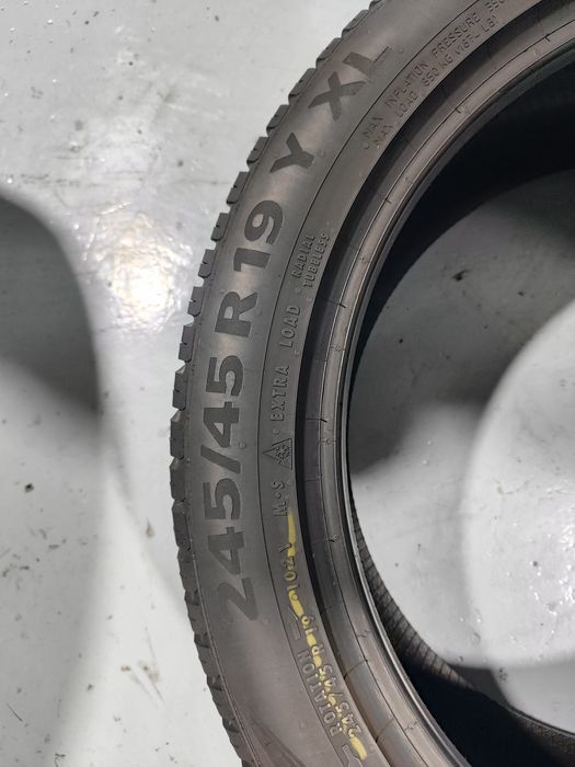 2 pneus semi novos 245-45R19 Continental - Oferta doa Portes l - Ofert