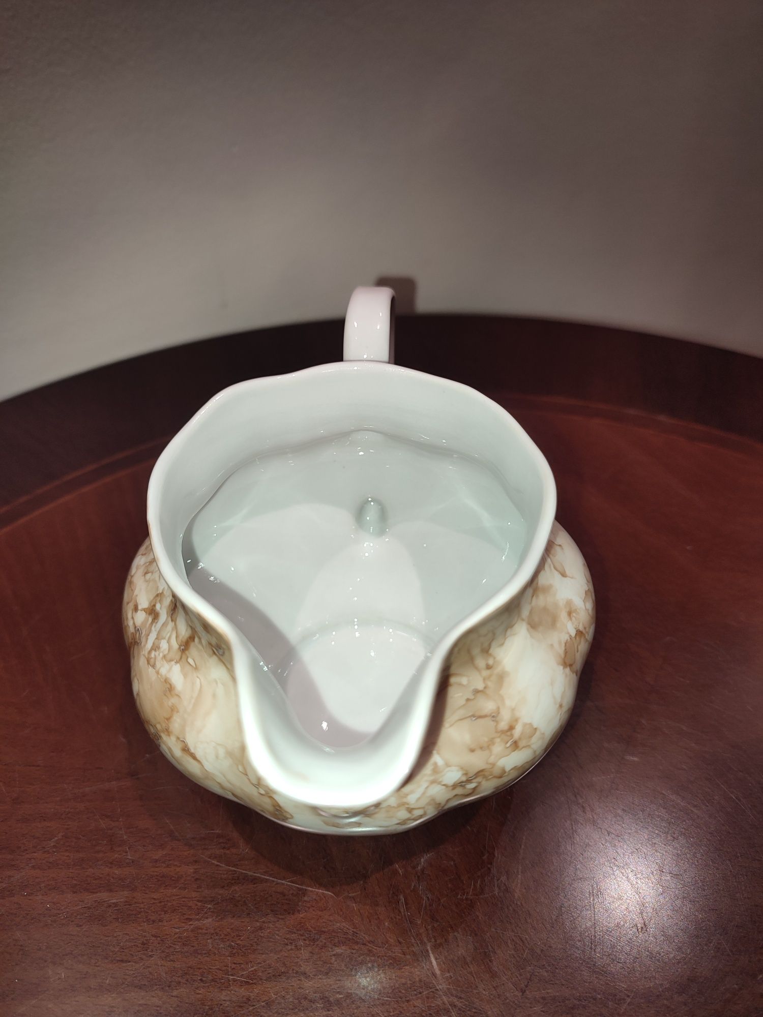 Śliczny stary mlecznik porcelana Karolina