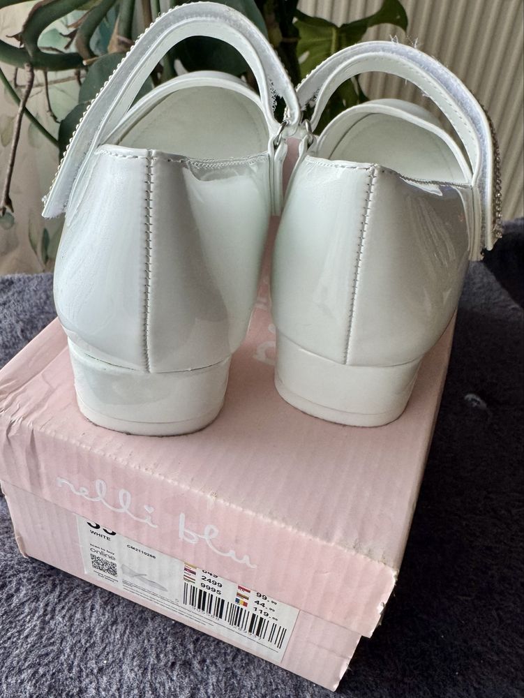 Biale buty do komunii