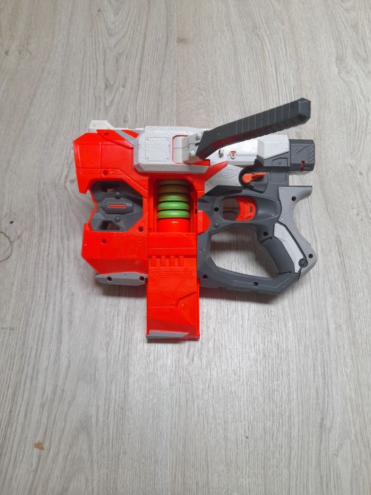 Conjunto de 6  nerfs mais um carregador  de 50 balas