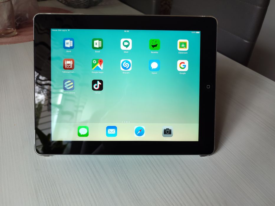 Планшет iPad 4 mini