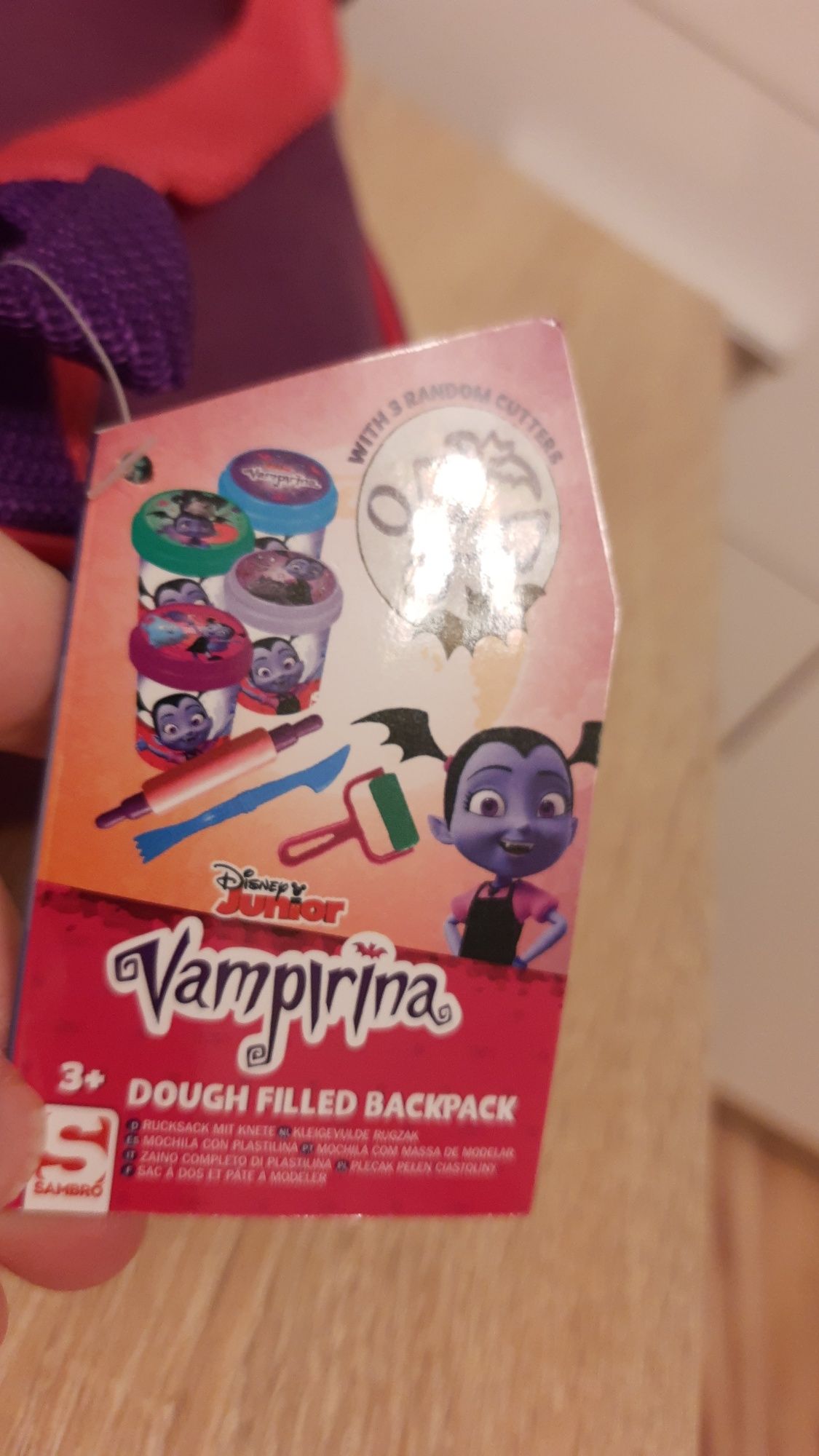 Nowy przedszkolny plecak Vampirina+ciastolina +3