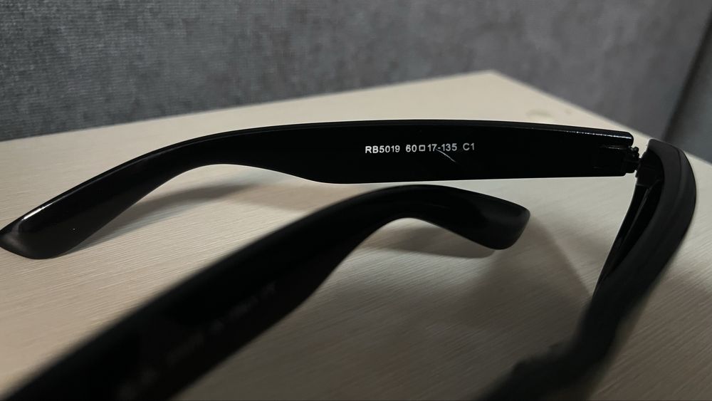 Окуляри RayBan оригінальні в гарному стані без подряпин.