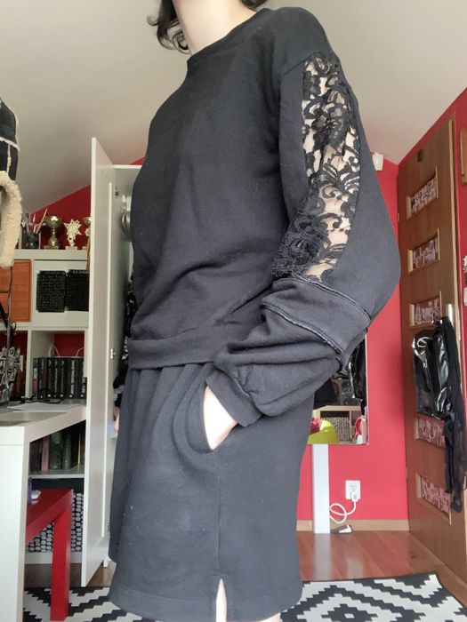 Bluza z koronką czarna