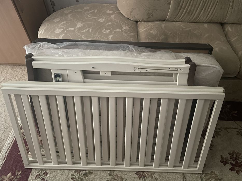 Ліжко дитяче з матрасом