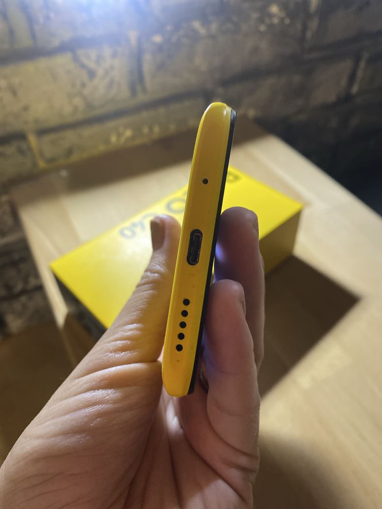 Телефон POCO C40