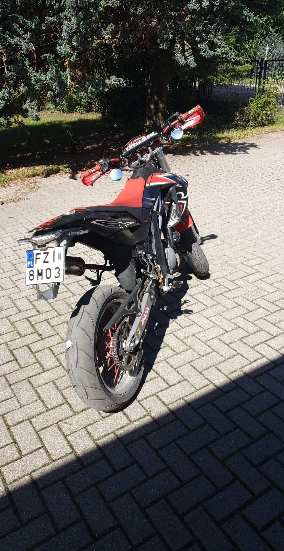 Aprilia sx 125 supermoto