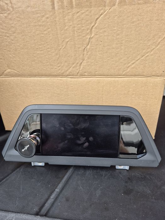 Центральний дисплей X3 G01