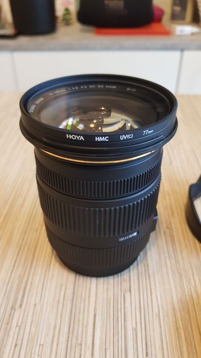 Canon EOS 60D + 4 obiektywy + lampa + komplet akcestoriów