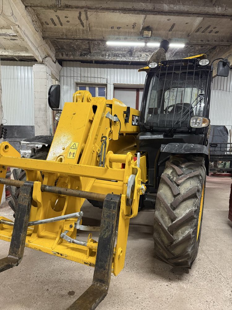 Послуги телескопічного навантажувача JCB 531-70