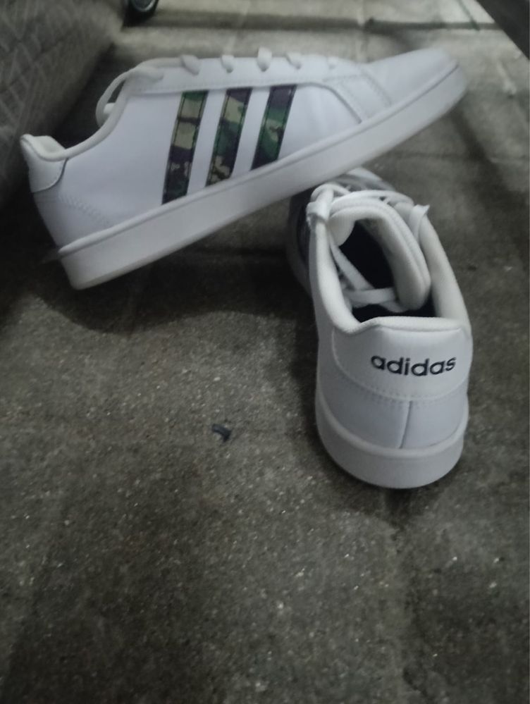 Adidas grand court