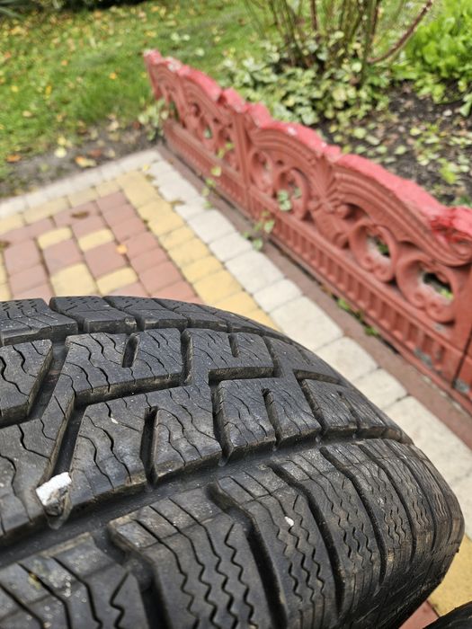 Продам зимові шини 215/75/R16c