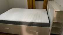 Cama com cabeceira