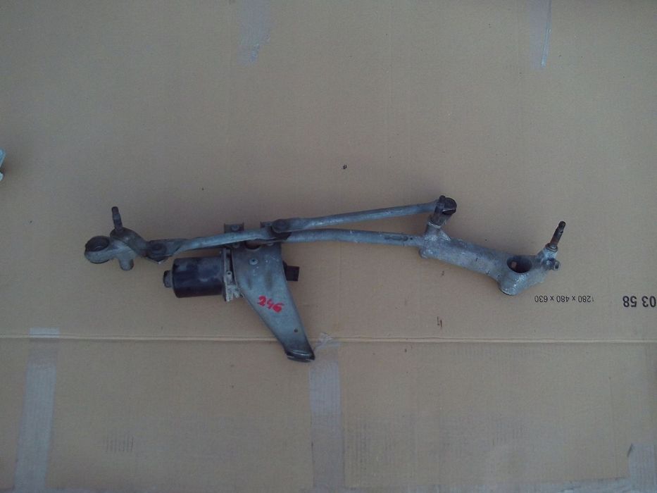 MECHANIZM WYCIERACZEK MERCEDES B KLASA 246